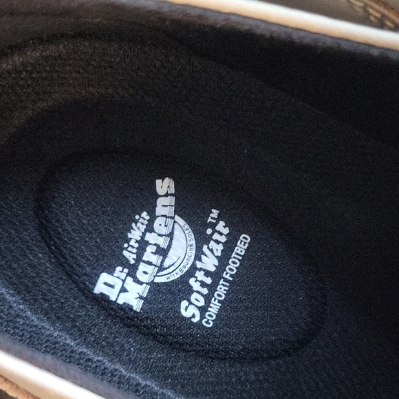 Dr. Martens Beige Leather Shoes with Black Accents - Picture 5 of 6